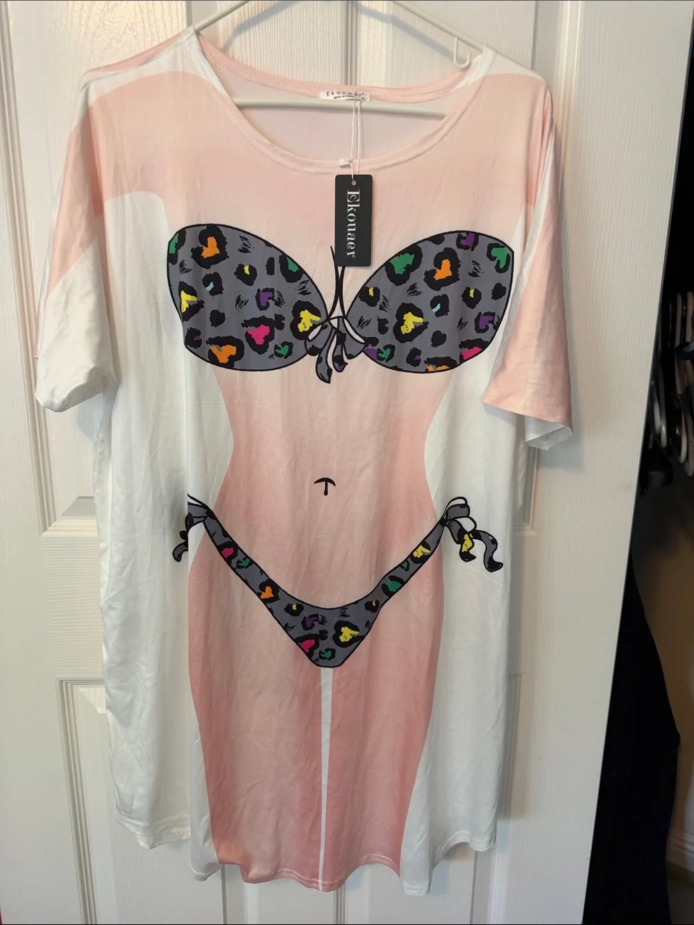 Ekouaer  Pink & White Graphic Bikini silky cover up NWT